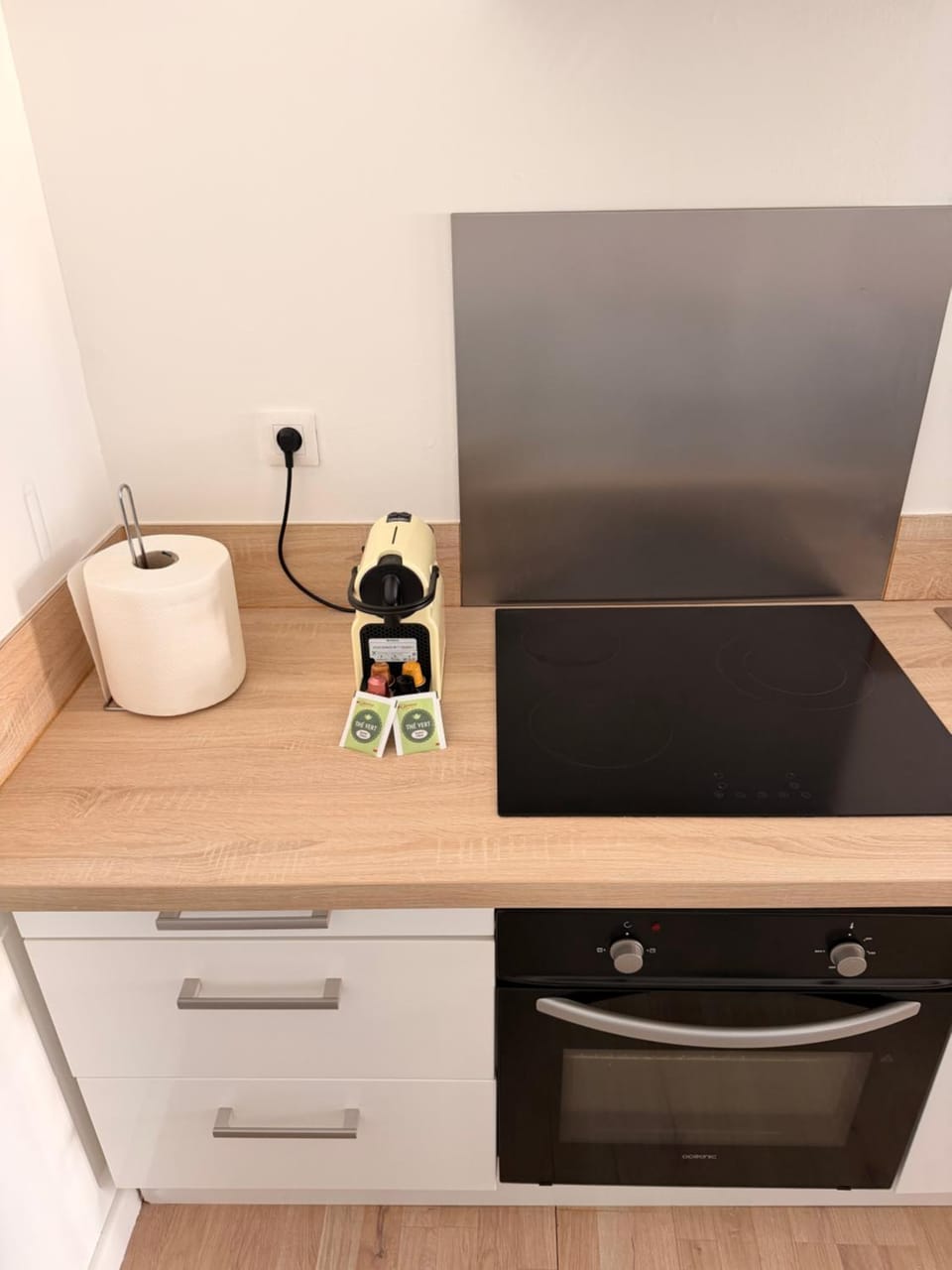 Coffee/tea facilities, Kitchen or kitchenette