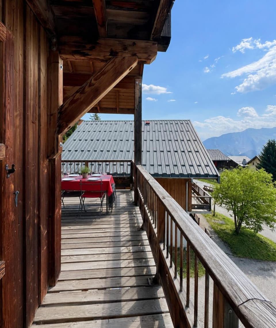 Patio, Spring, Day, Natural landscape, View (from property/room), Balcony/Terrace, Dining area, Mountain view