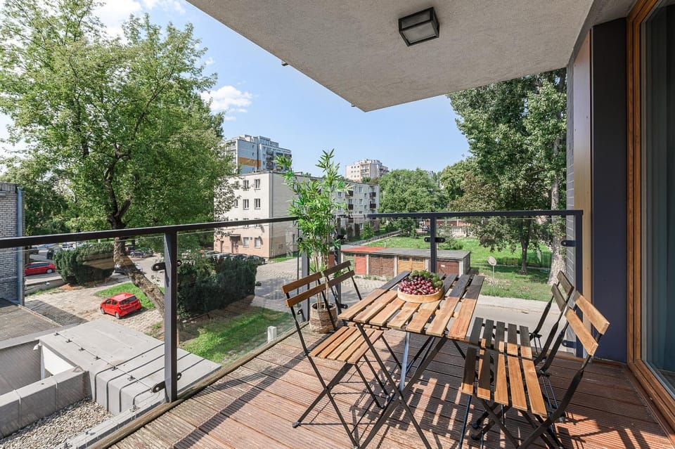 Property building, Patio, Spring, Day, Garden, View (from property/room), Balcony/Terrace, Dining area, Garden view