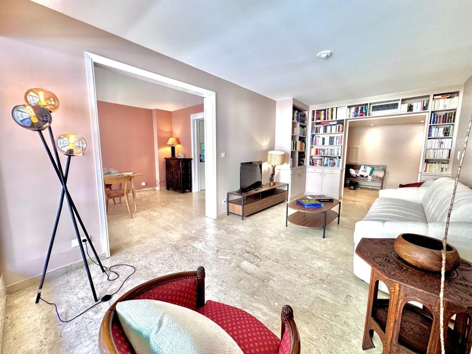 Communal lounge/ TV room, Living room