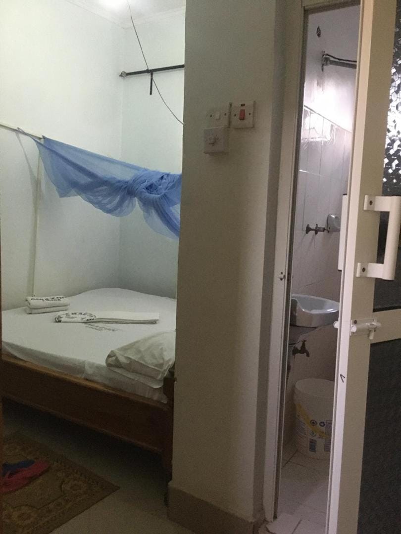 Amazon half london Bed and Breakfast in Tanzania
