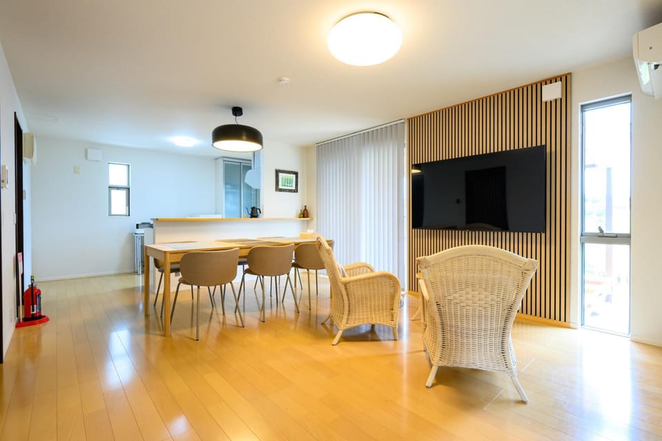 TV and multimedia, Living room, Dining area