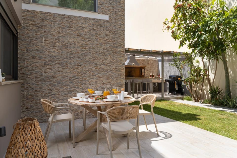 Property building, Patio, Garden