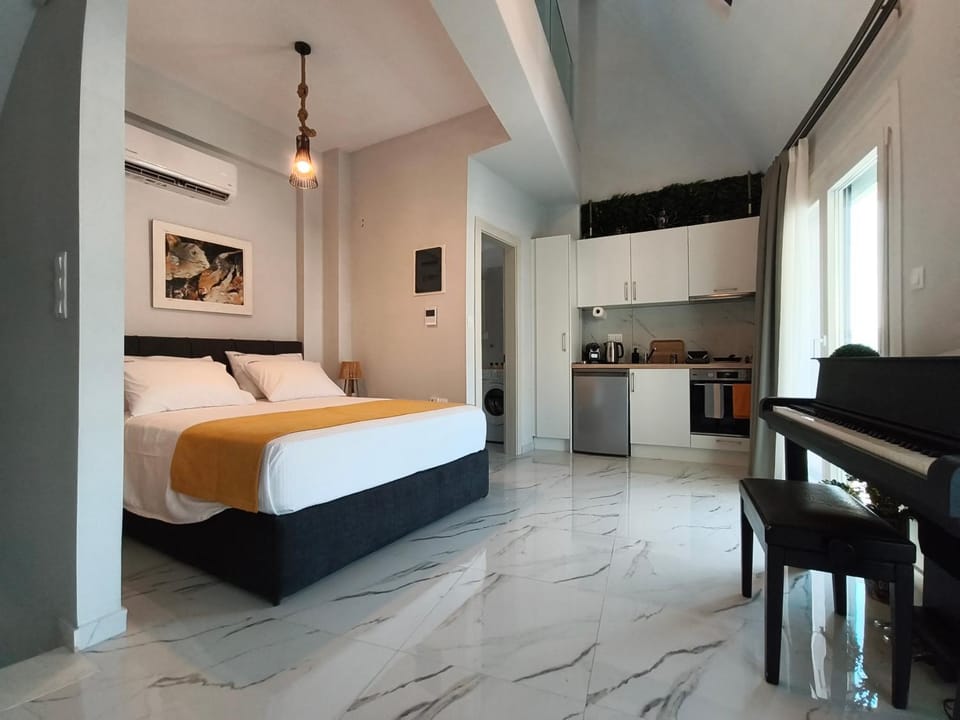 Bed, Kitchen or kitchenette, Photo of the whole room, Bedroom, oven