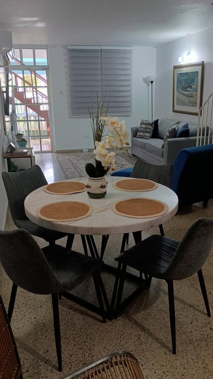 Decorative detail, Dining area