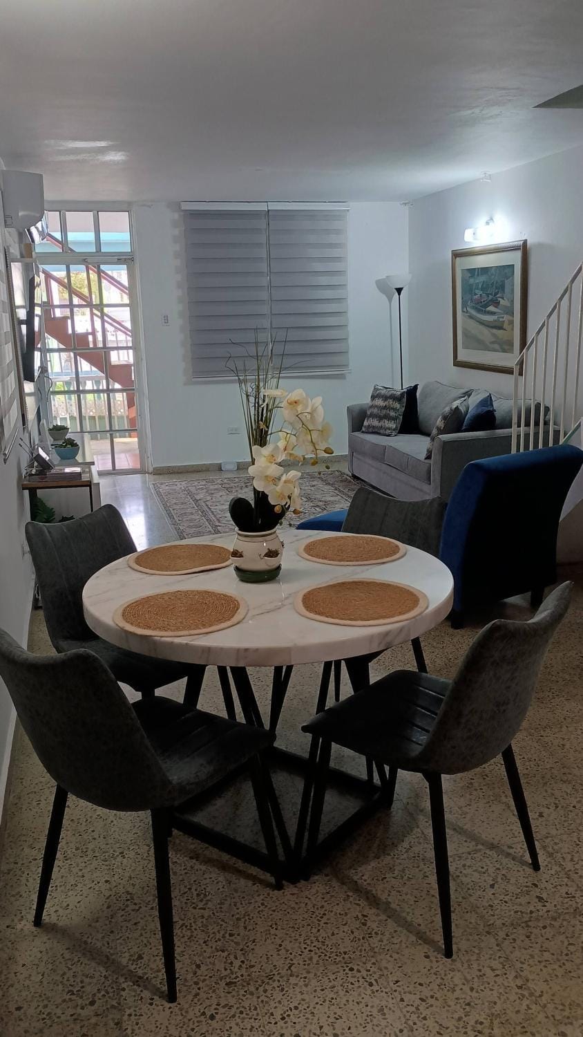 Living room, Decorative detail, Dining area