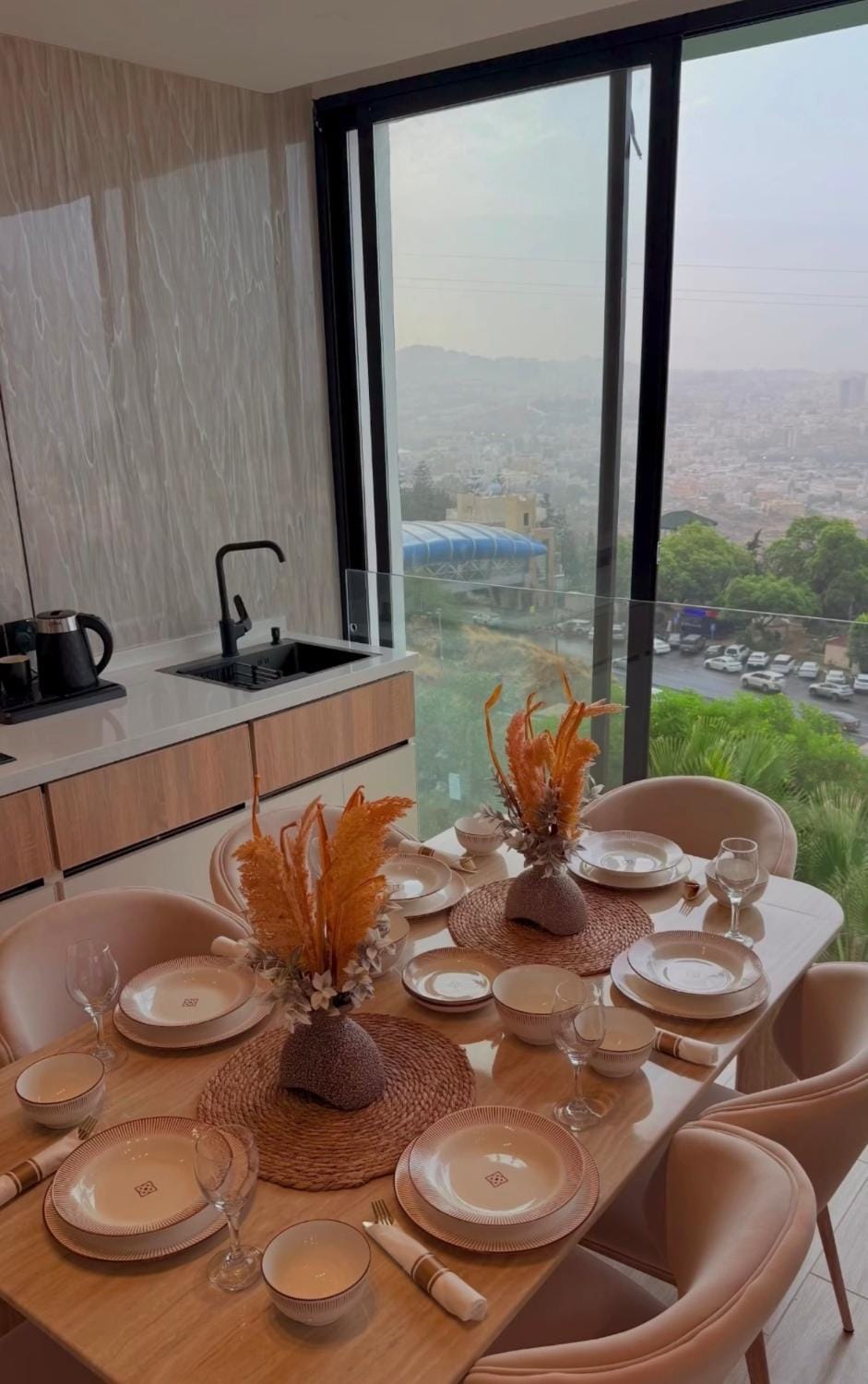 Dining area, Food