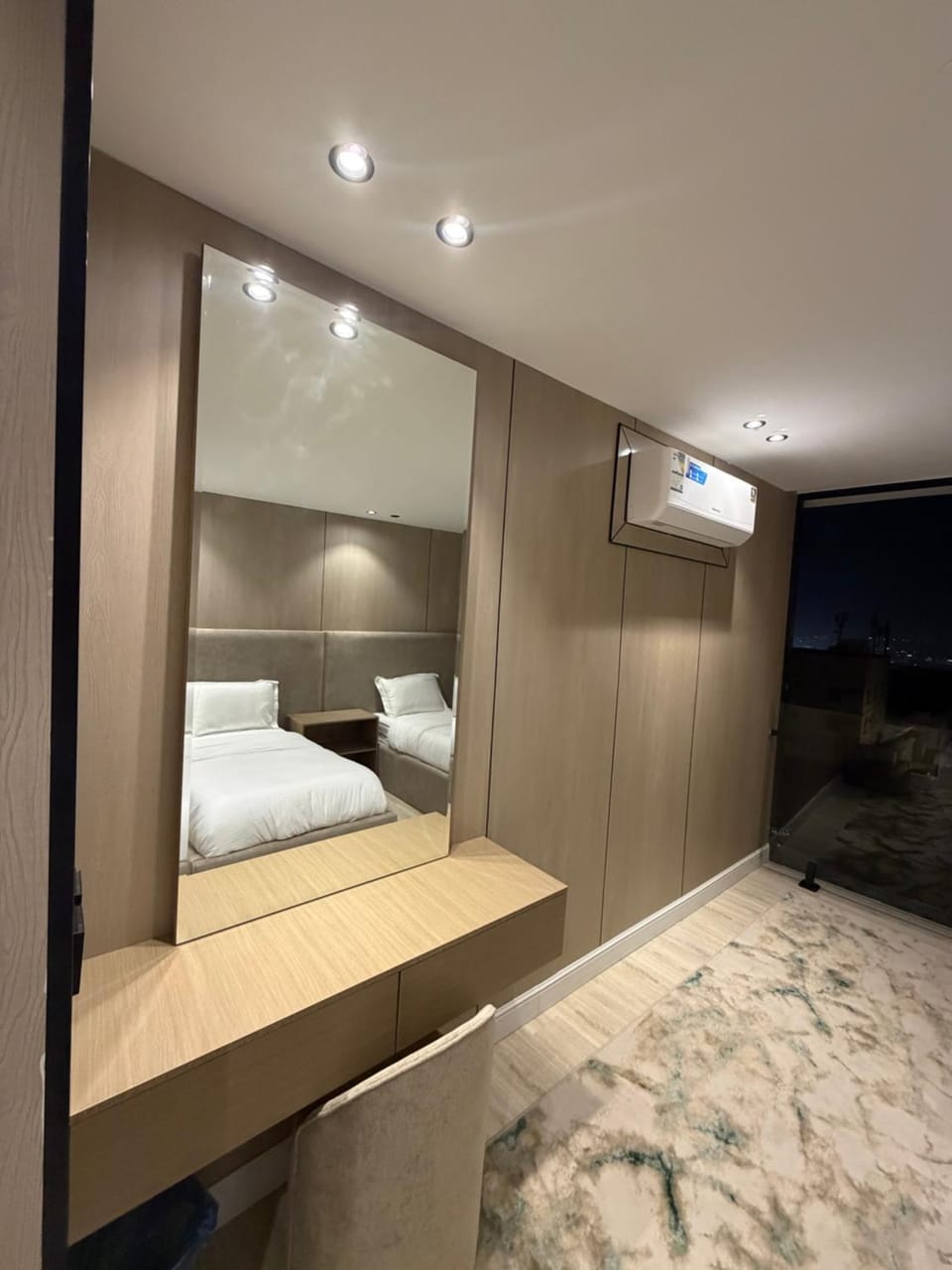 Photo of the whole room, Bedroom, wardrobe, air conditioner