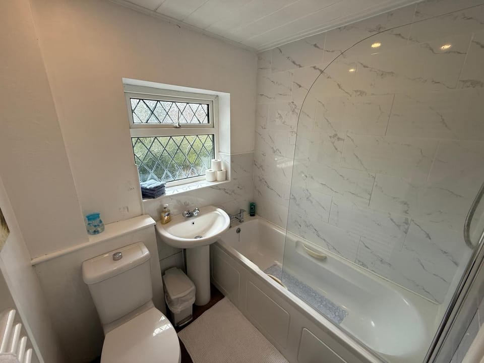 Rotherham 3 Bedroom Contractors Accommodation House in Rotherham