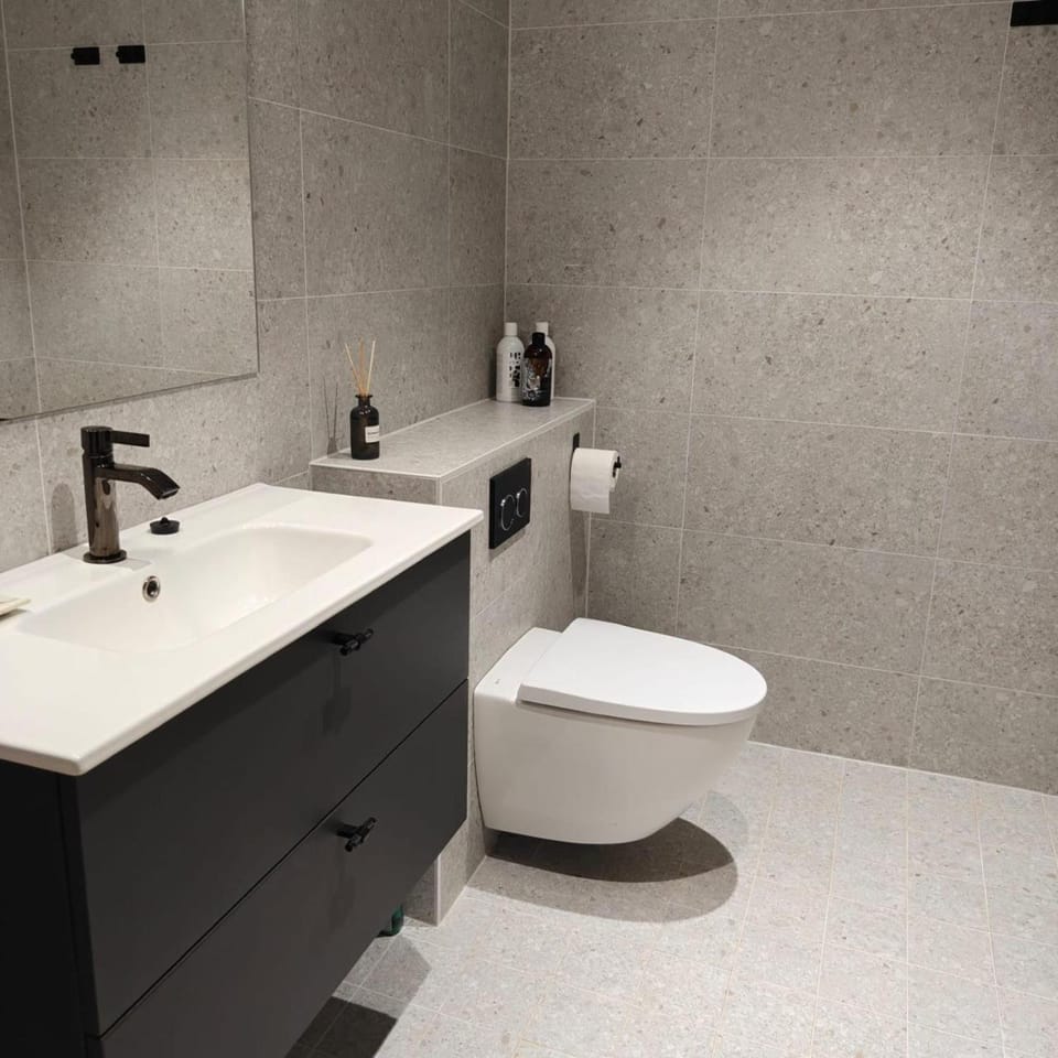 Toilet, Bathroom