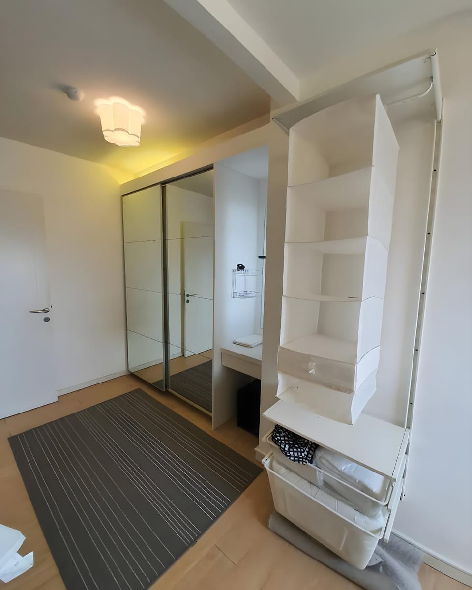 Bathroom, towels, wardrobe