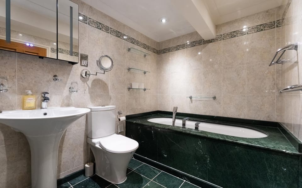A Spacious Stay in the Heart of the City Apartment in Worcester
