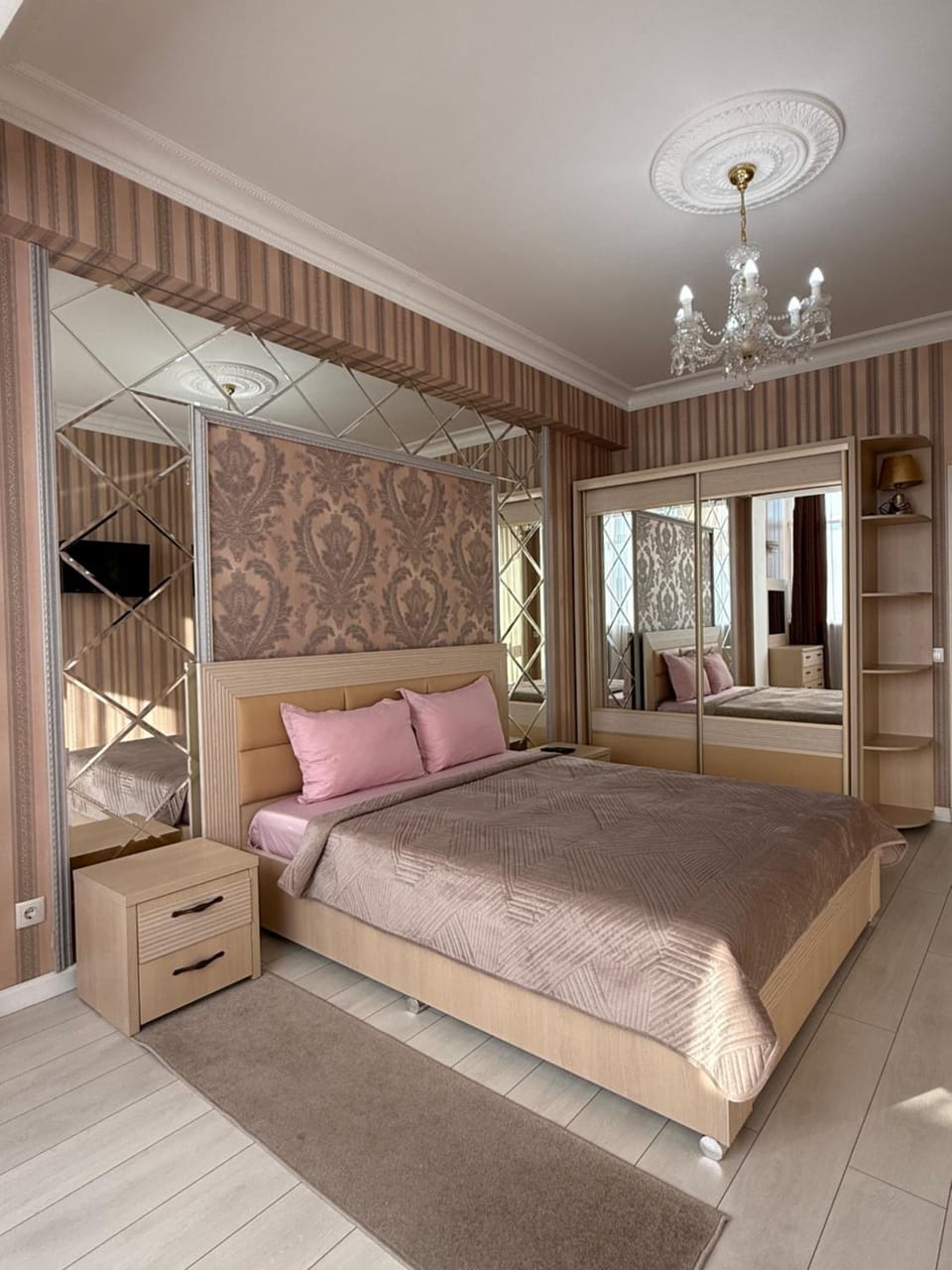 Bed, TV and multimedia, Photo of the whole room, Bedroom, wardrobe