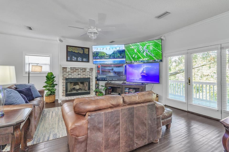 Coastal Clubhouse - Hot Tub, Game Room & Pet-Friendly Vacation Home House in Saint Simons Island