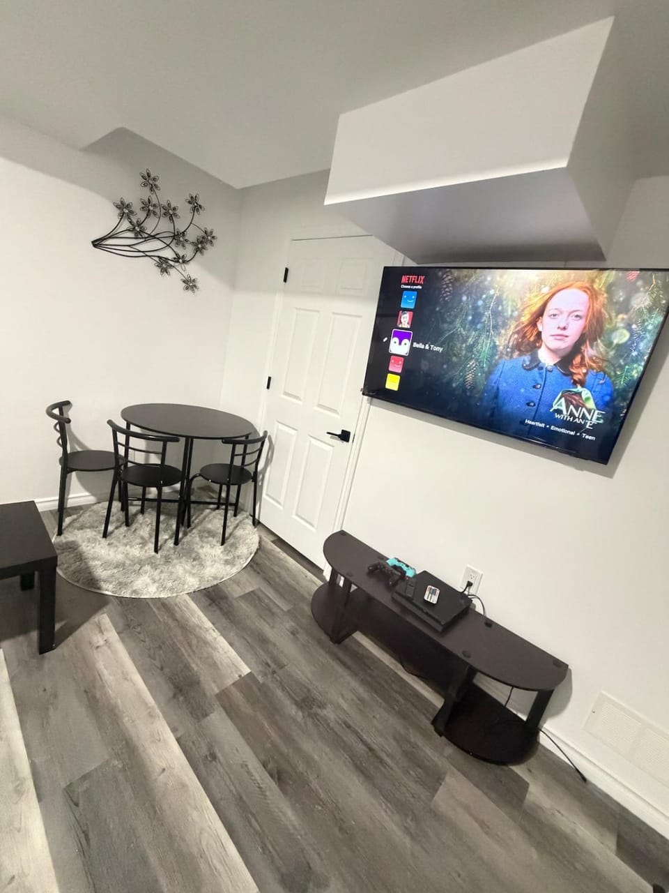 TV and multimedia, Dining area