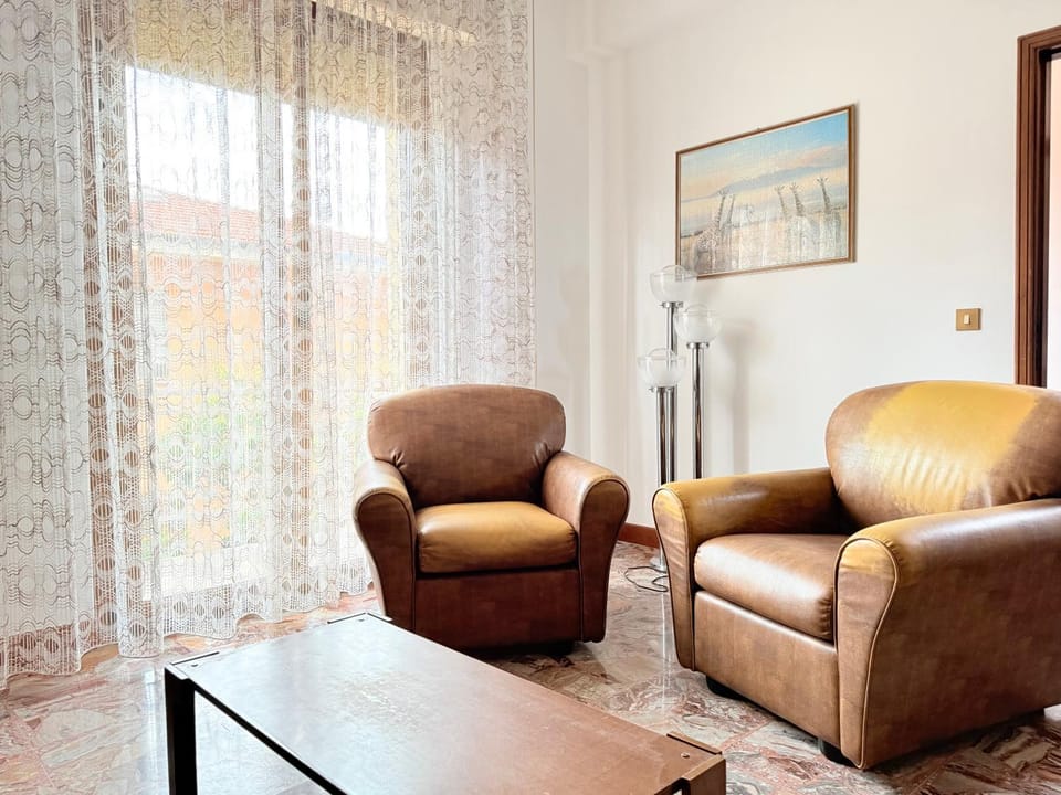 SE274 - Marotta, ampio quadrilocale con posto auto Apartment in Marotta