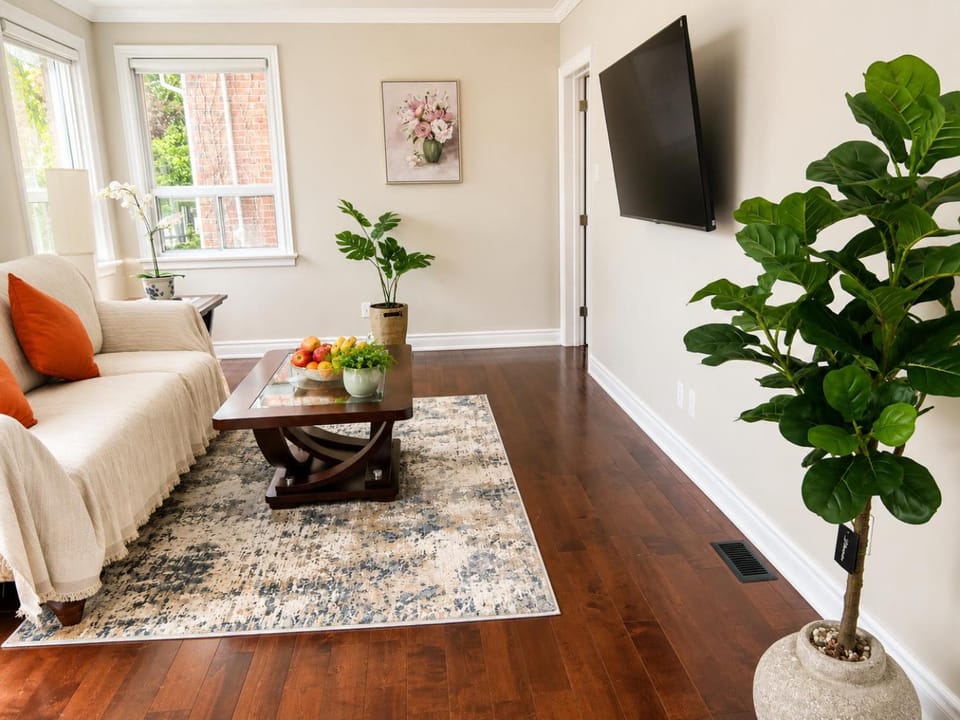 Private Room in North York Shared Bath Near TTC Bed and Breakfast in Toronto