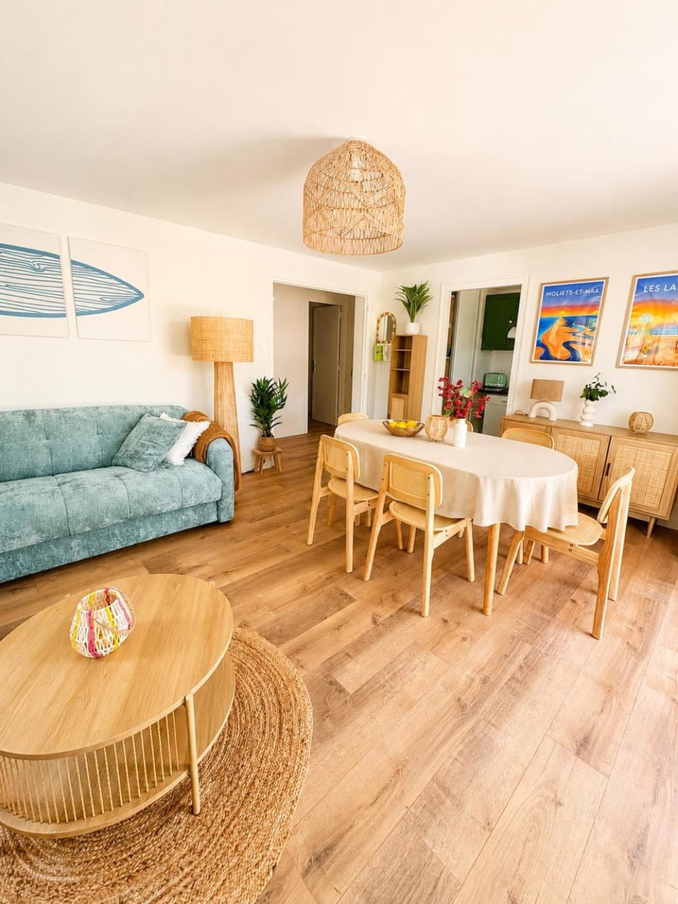 Living room, Dining area