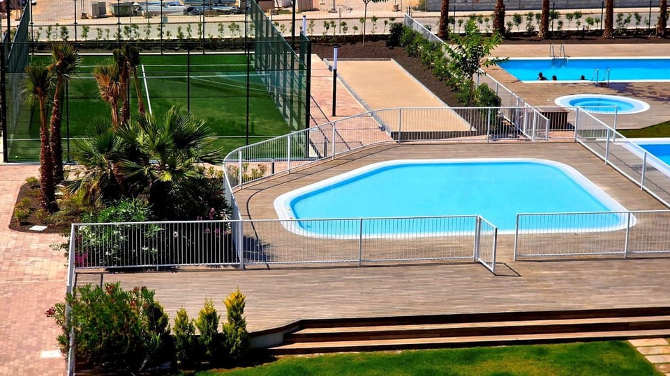 Swimming pool