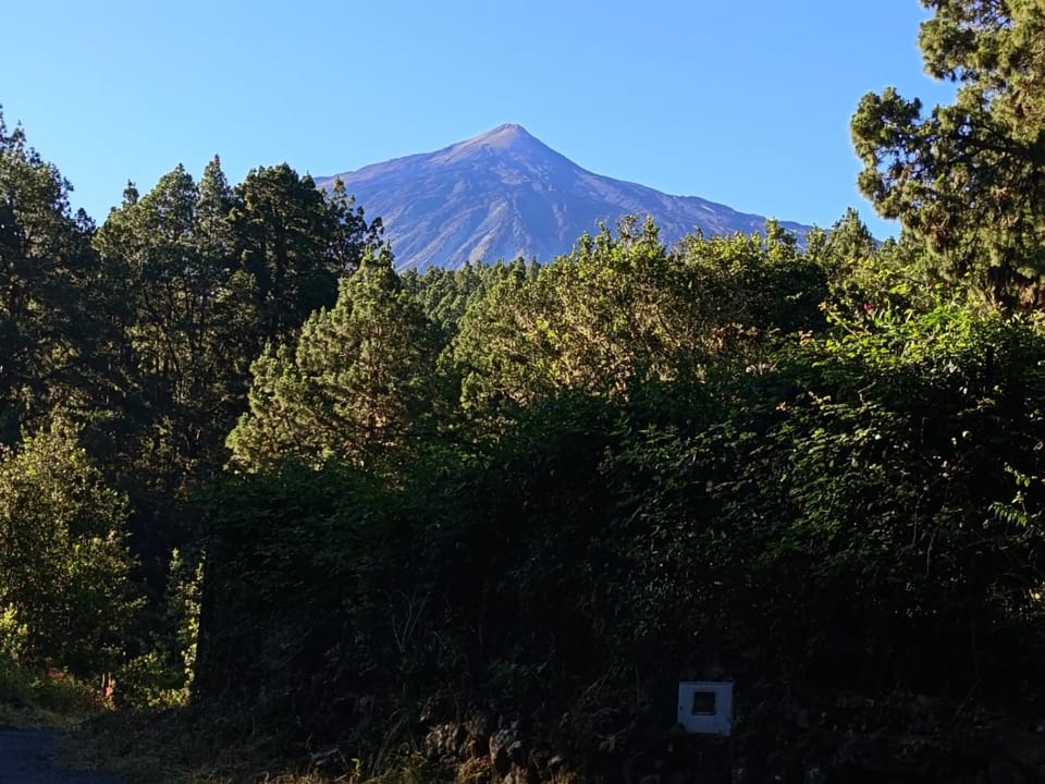 Nearby landmark, Natural landscape, Mountain view