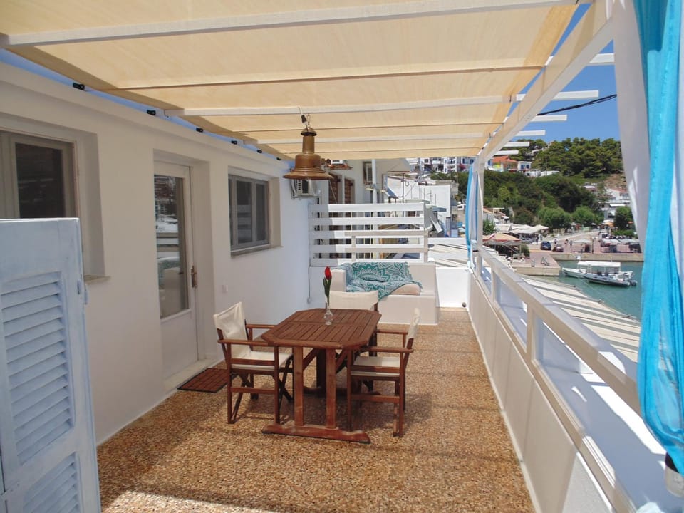 White House Apartment in Sporades, Greece