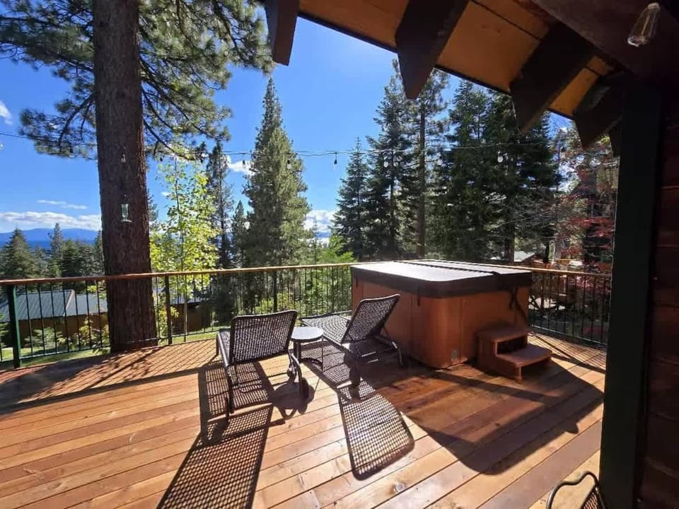 Tahoe Vista Getaway - Lake View & Hot Tub & Deck House in Tahoe Vista