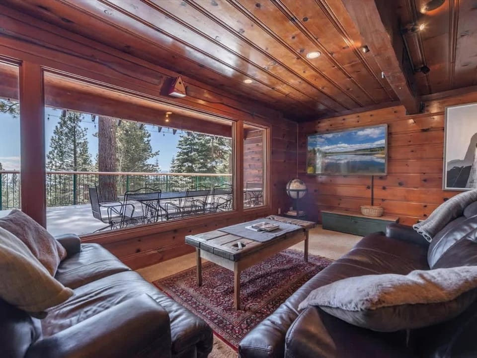 Tahoe Vista Getaway - Lake View & Hot Tub & Deck House in Tahoe Vista