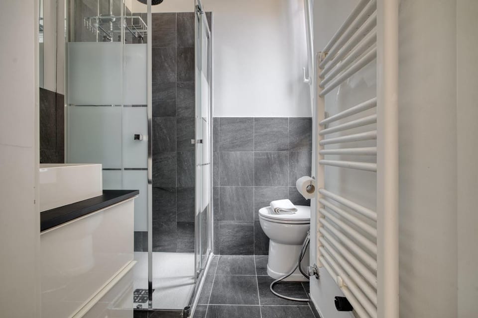Shower, Toilet, Bathroom