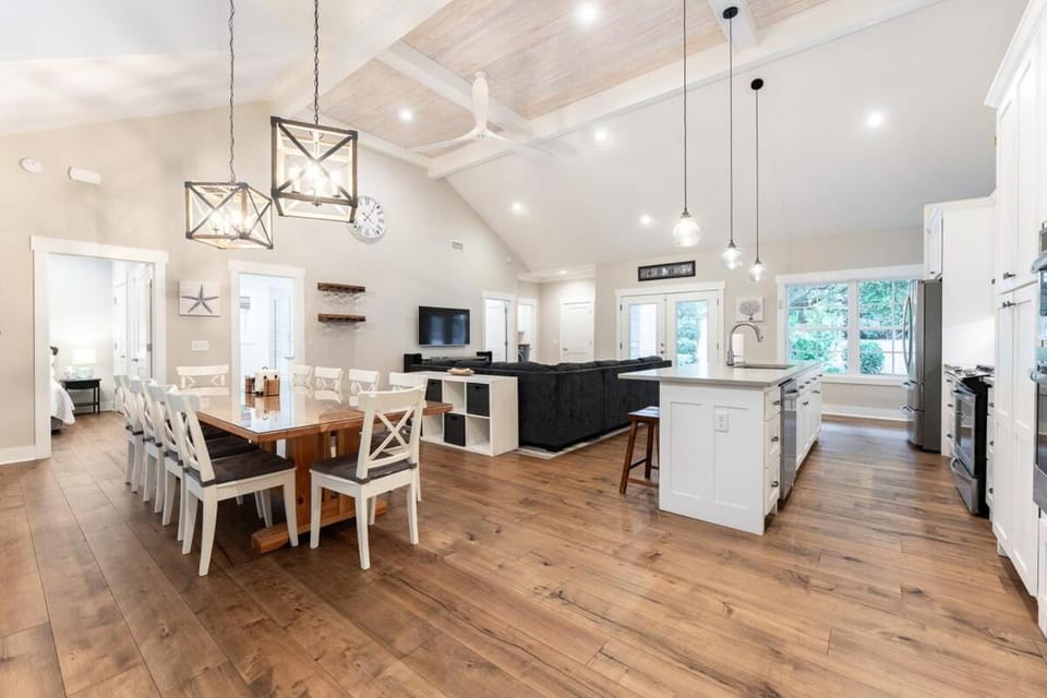 Luxury St Simons Island Vacation Rental - Private Pool Near Pier Village Villa in Demere Park