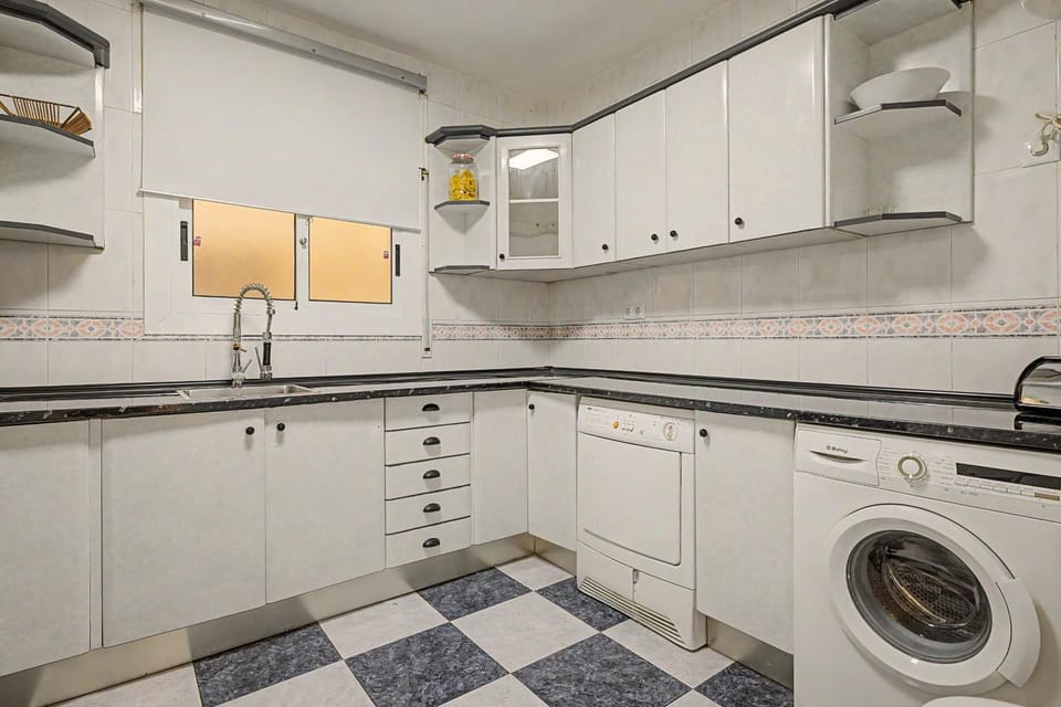Kitchen or kitchenette, Living room