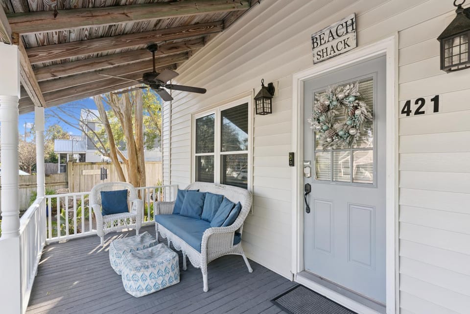 Seabreeze Cottage - Charming St Simons Island Beach Cottage Near Pier Village Villa in Saint Simons Island