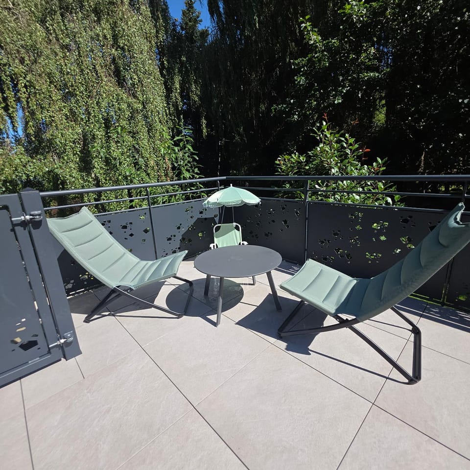 Patio, sunbed