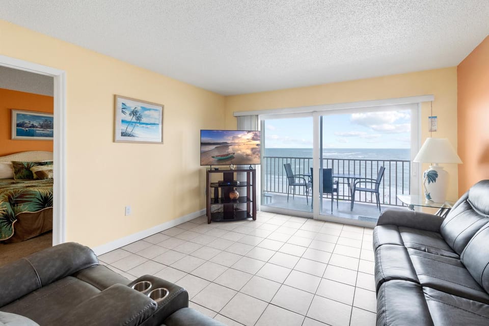 Beach Front 3 Bedroom - Beach Place #507 Apartment in Madeira Beach