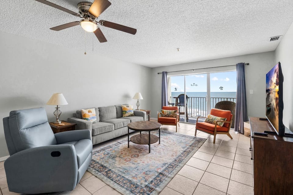 Beach Front Near John's Pass - Sea Breeze #602 Apartment in Madeira Beach