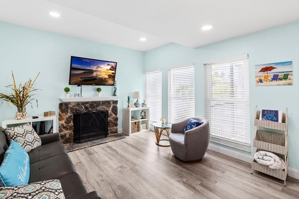 Jewel By The Pool | Steps to Sand & City Center Apartment in Madeira Beach