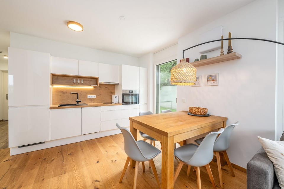Kitchen or kitchenette, Dining area, dishwasher, oven, stove
