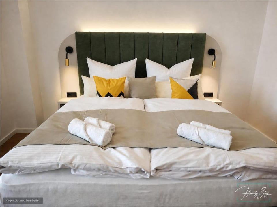Bed, towels