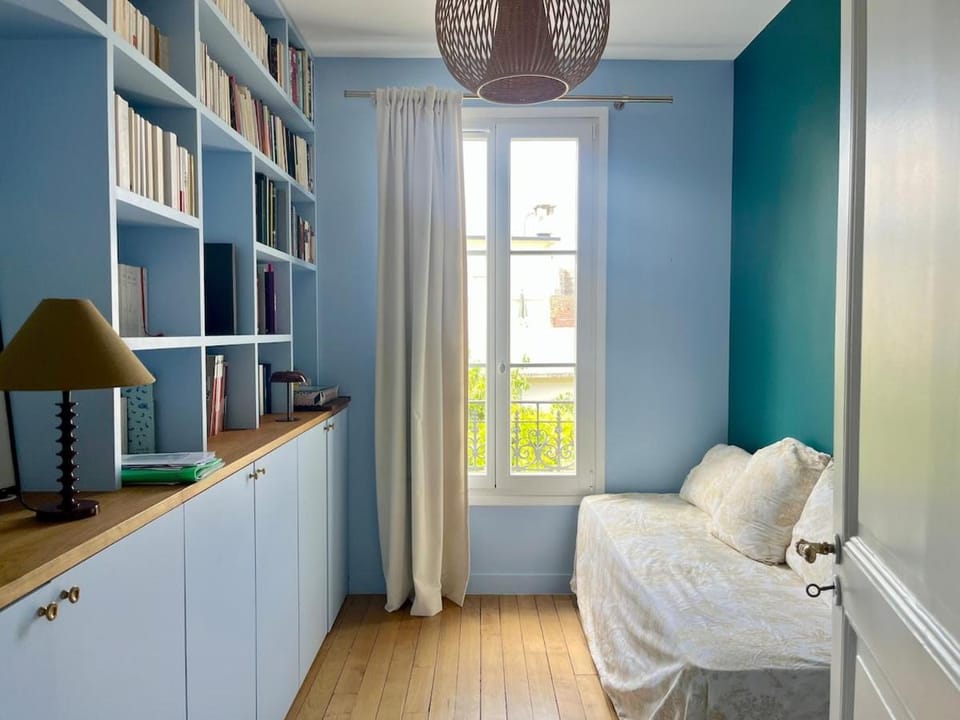 Architect's house, air-conditioned, 5 bedrooms, garden House in Paris