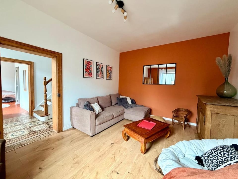 Living room, Seating area