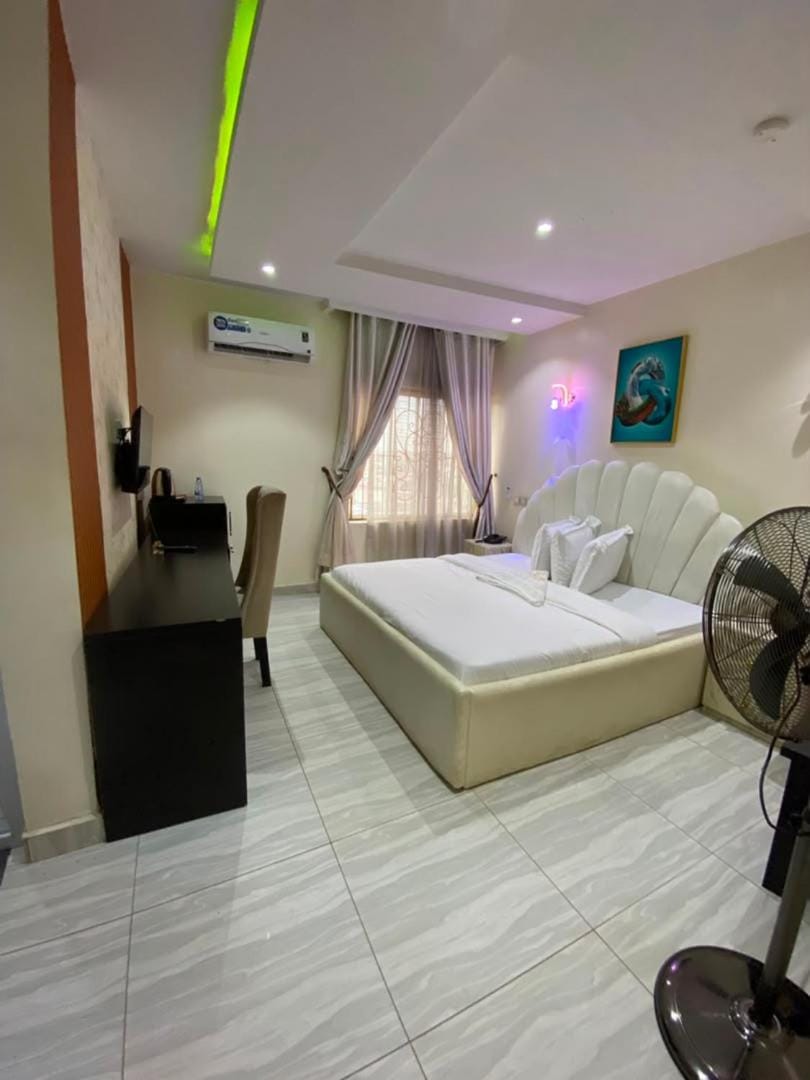S&B Hotel Hotel in Lagos