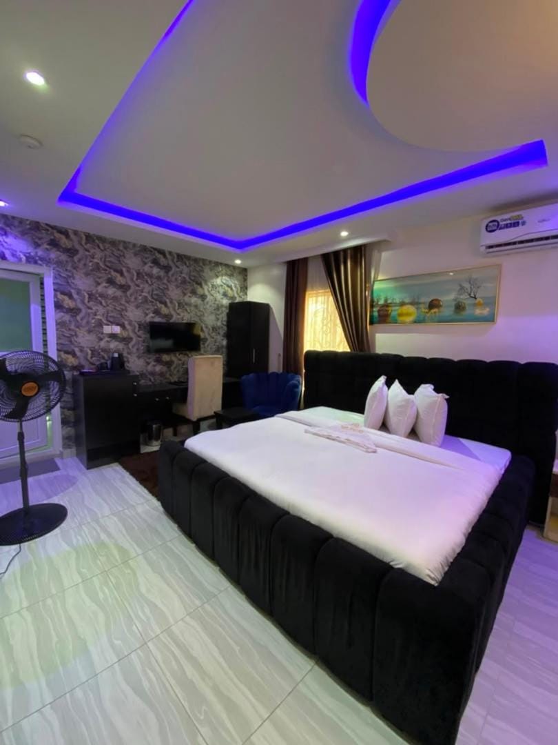 S&B Hotel Hotel in Lagos