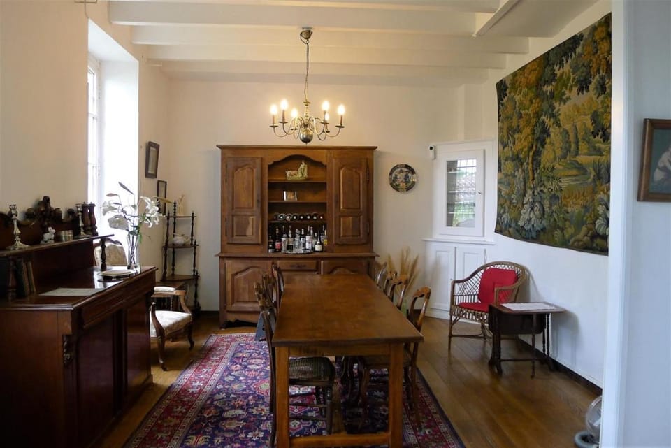 Elegant city house & surrounding,park, walk to town centre Villa in Saint-Antonin-Noble-Val