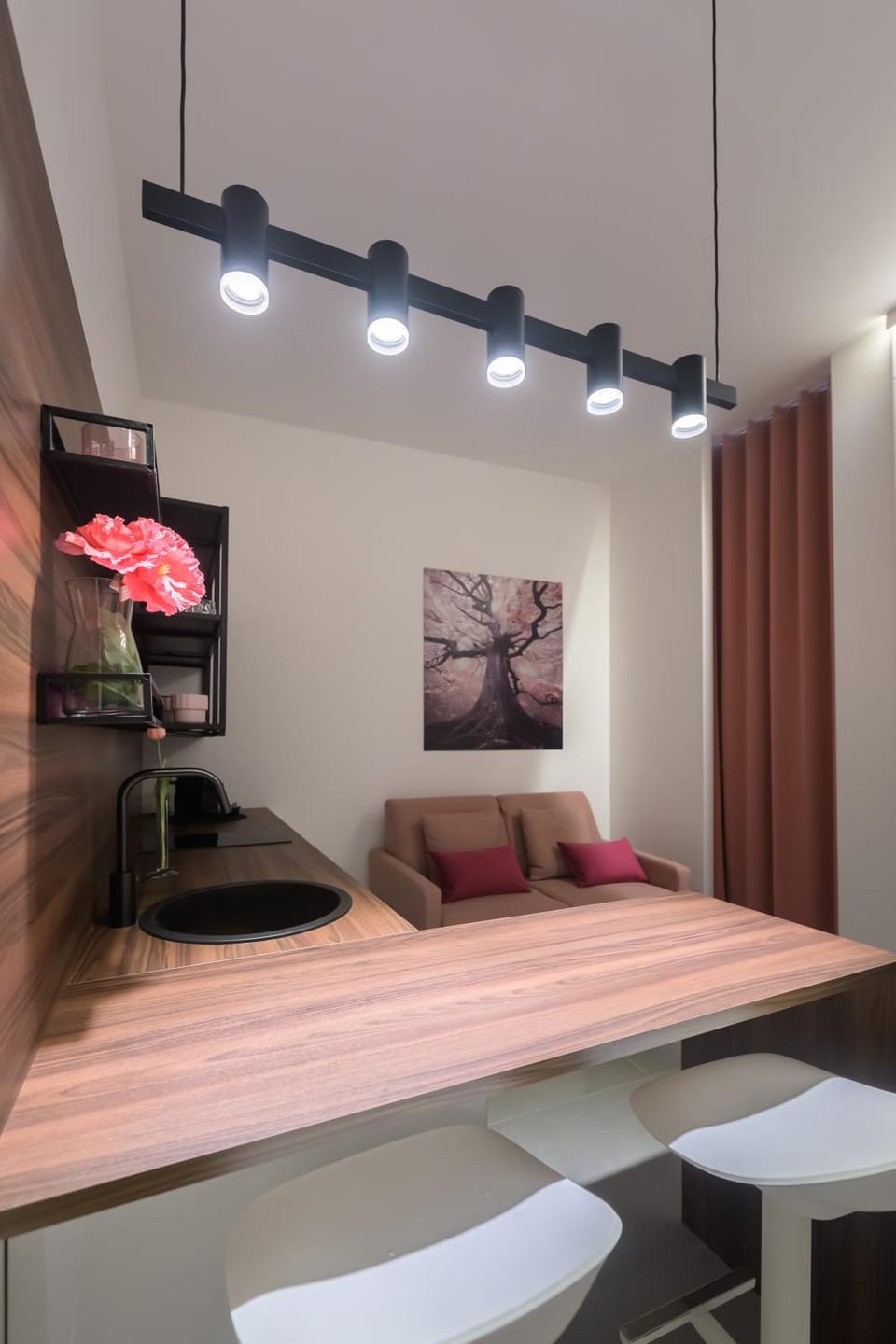 Kitchen or kitchenette, Living room, Seating area, Dining area