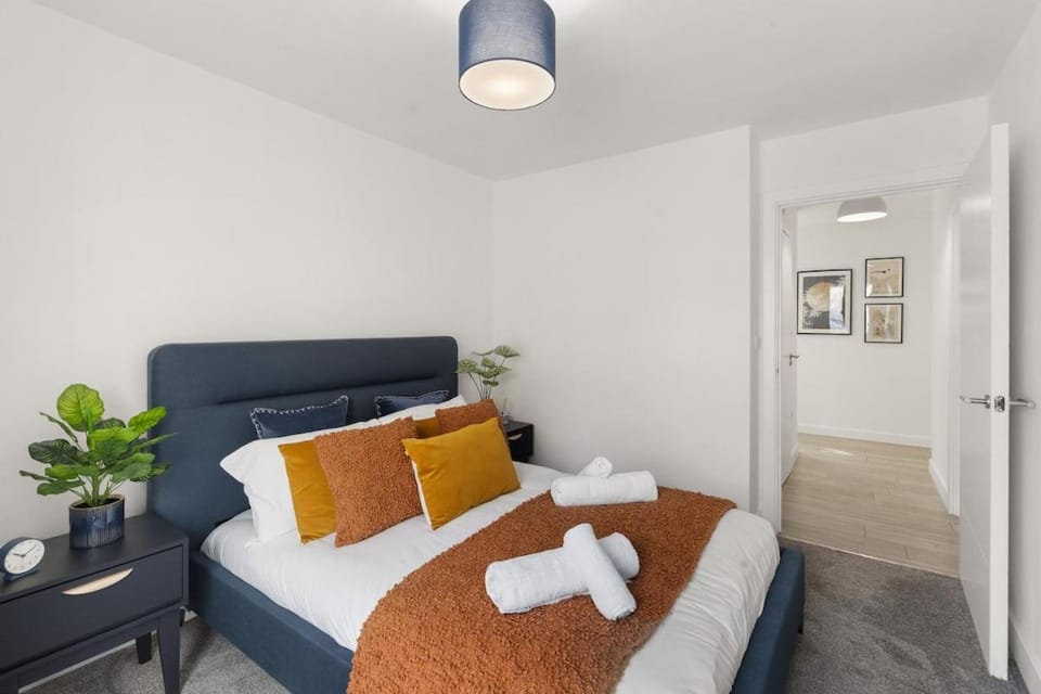 Modern 2-Bedroom Apartment in Watford Apartment in Watford