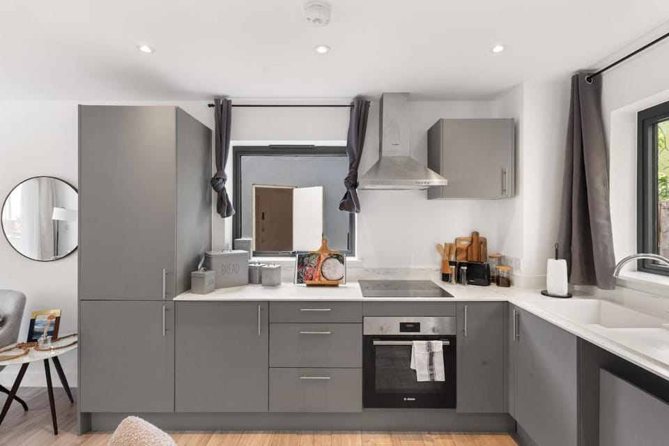Modern 2-Bedroom Apartment in Watford Apartment in Watford