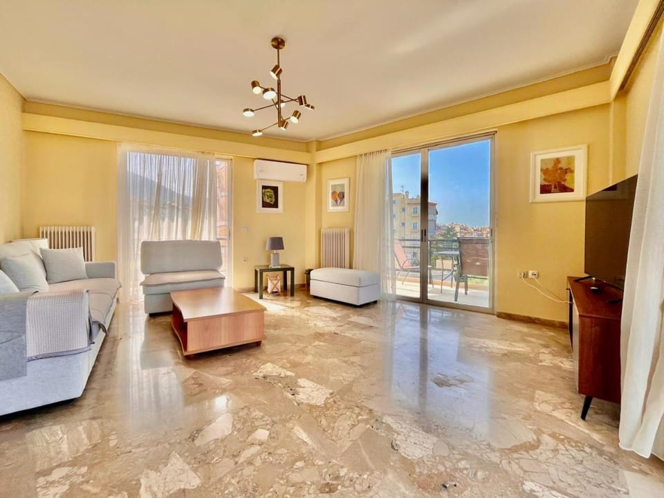 Large Apartment in Athens with Free Parking Apartment in Decentralized Administration of Attica