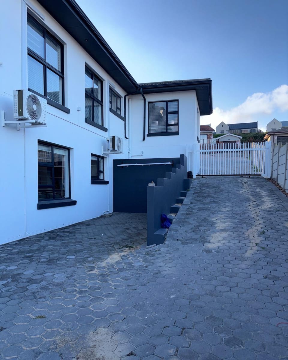 Facade/entrance, Parking