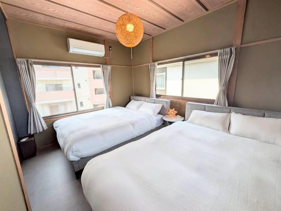 Bed, Bedroom, air conditioner