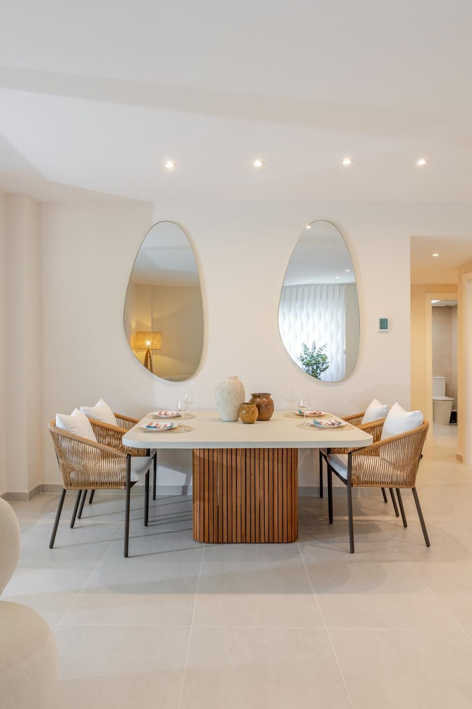 MARBELLA BANUS SUITES - Banús - Dama de Noche - Fully Renovated Designer 2BR - 2BA - Large Outdoor Terrace with Dining Area - Bright & Modern - Brand New Furniture & Appliances - S Pools - Ideal for Families Apartment in Marbella