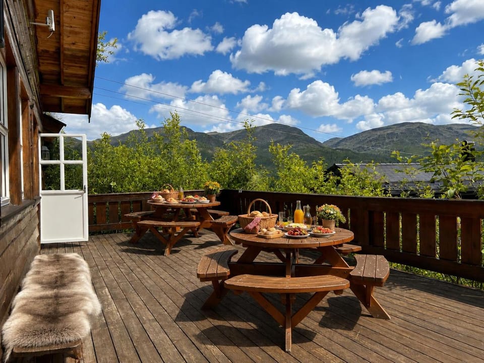 Patio, Day, Natural landscape, View (from property/room), Balcony/Terrace, Seating area, Dining area, Mountain view